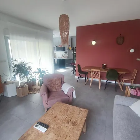 Cocon Spacieux 2 Chambres, Terrasse Et Parking *