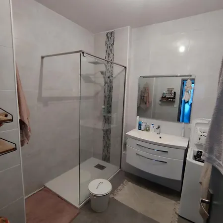 Cocon Spacieux 2 Chambres, Terrasse Et Parking