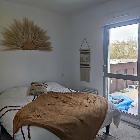 Apartament Cocon Spacieux 2 Chambres, Terrasse Et Parking *